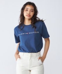 TOMMY HILFIGER(トミーヒルフィガー)/トミーヒルフィガープリント半袖Tシャツ/ブルー