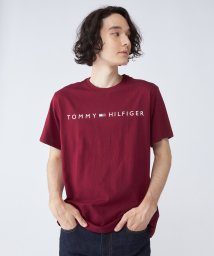TOMMY HILFIGER(トミーヒルフィガー)/トミーヒルフィガープリント半袖Tシャツ/レッド