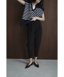 CLANE(クラネ)/ROUNDED LINE TUCK PANTS/BLACK