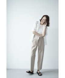 CLANE/BELT TUCK TAPERED PANTS/505404938