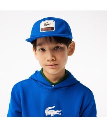 LACOSTE Mens/『Lacoste x Netflix』 スナップバックキッズキャップ/505416041