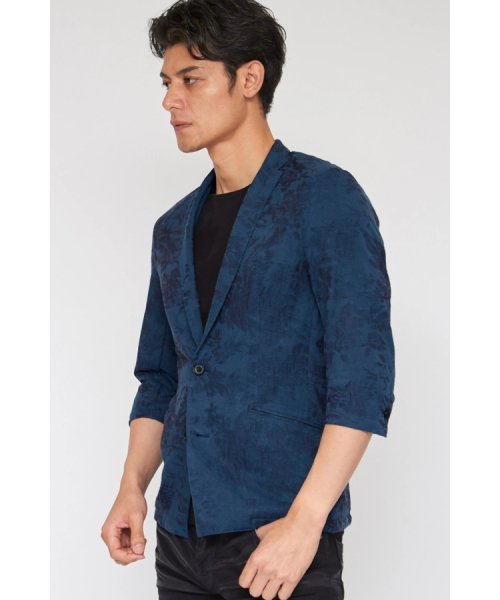 TORNADO MART∴シャーリーフラワージャカードジャケット 商品説明【DESIGN】 レーヨン混のワッシャー感と柔らかな印象度が高い7分袖ジャケット。 シャープなボディに細ラペルの2Bタイプ。 モー BCD1718653087(13090円)