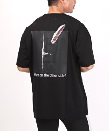 LUXSTYLE(ラグスタイル)/バックフォトプリント半袖Tシャツ/Tシャツ メンズ 半袖 バックプリント フォト ロゴ 羽根/ブラック