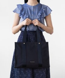 TOCCA(TOCCA)/TRIM RIBBON A4TOTE A4トートバッグ/ネイビー系