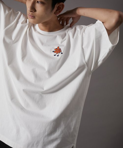 JUNRed(ジュンレッド)/大阪文化コラボ / フラワー妖怪刺繍半袖Tシャツ/ホワイト系（11）