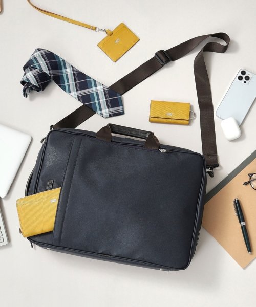 【3WAY/PC対応】コーデュラ(R)コーティング バッグ 商品説明【デザインポイント】バックパックとショルダー、ブリーフタイプの3WAYバッグ。片手で扱いづらい大きめのスマホ普及をうけ、両 H1916672828(14586円)