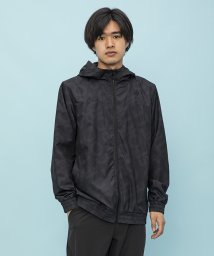 le coq sportif (ルコックスポルティフ)/グラフィックウィンドブレーカー/ブラック