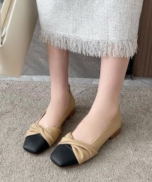Dewlily(デューリリー)/スクエアトゥチャンキーヒール 韓国ファッション 10代 20代 30代 上品 大人っぽい ローヒール 長時間 疲れにくい 脚長効果/ブラック