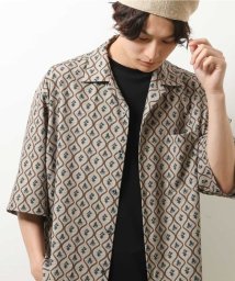 a.v.v (MEN)/【接触冷感】プリント五分袖オープンカラーシャツ/505412009