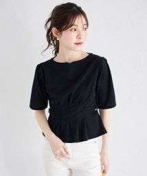 tocco closet(トッコクローゼット)/サイドベルト風モチーフ付きウエストタックカットジョーゼットプルオーバー/BLACK