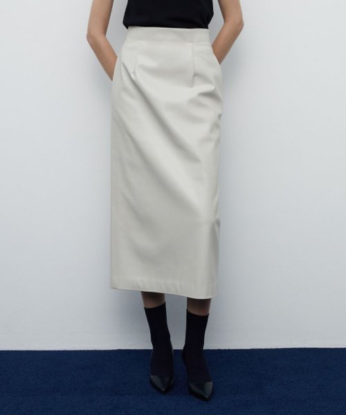 【GISELe 12，1月合併号掲載】DUPHOT / フェイクレザースカート 