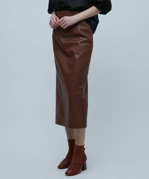 【GISELe 12，1月合併号掲載】DUPHOT / フェイクレザースカート 