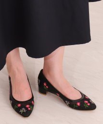 artemis by DIANA/【Flower Collection】コスモス刺繍ローヒールパンプス/505447062