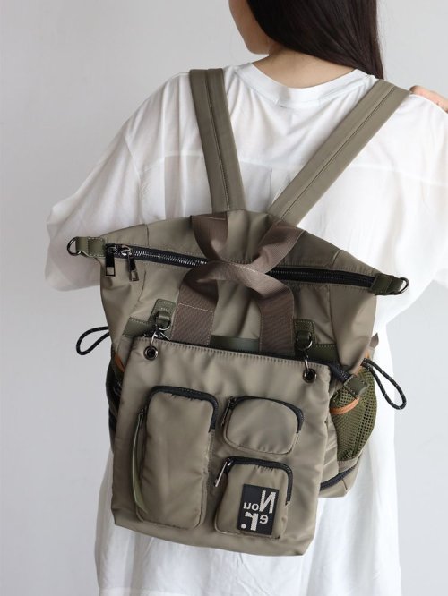 ポケットデザインマルチWAYバックパック 本体 高さ 斜め掛け ロープ