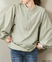 SEU(エスイイユウ)/バルーンスリーブノーカラーブラウス 長袖 二の腕カバー オフィスカジュアル 韓国ファッション/グリーン