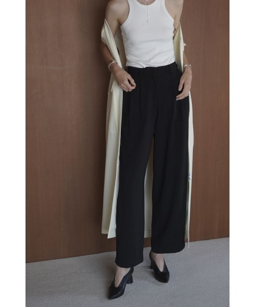 CLANE(クラネ)/BASIC TUCK PANTS/BLACK