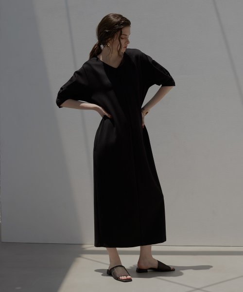 MIELI INVARIANT(ミエリ インヴァリアント)/Angle Cut Puff Dress/ブラック