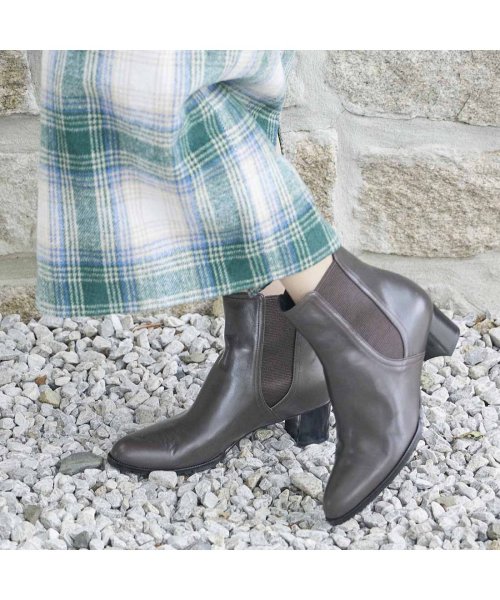 サイドゴアレザーショートブーツ 