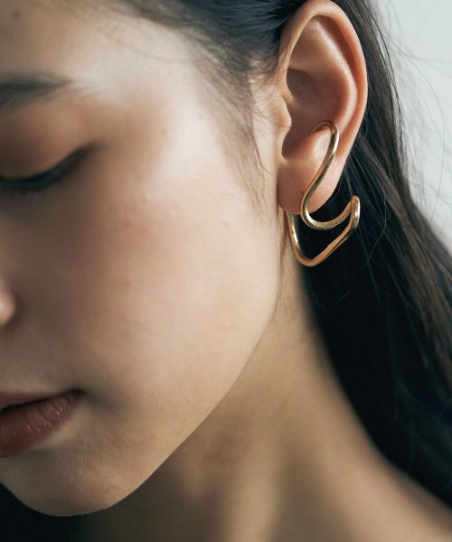 marjour(マージュール)/ODD SHAPED EARCUFF/ゴールド