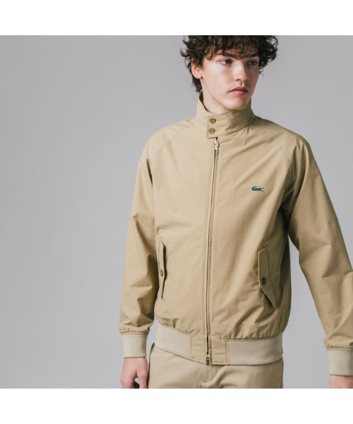 2.5レイヤースイングトップジャケット 商品説明チンストラップを備えたスタンドカラーに、フラップ付きのポケット、袖・裾のリブニット。スイングトップジャケットのベー R1832326694(14168円)