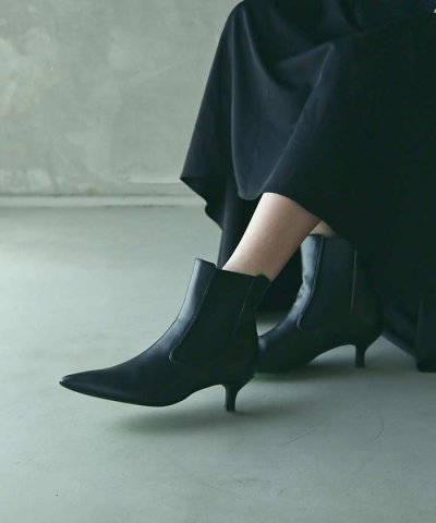 【LAROUTE】ポインテッドサイドゴアブーツ