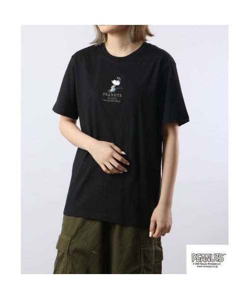  PEANUTS( ピーナッツ)/スヌーピー  Tシャツ 半袖 ワンポイント 刺繍 SNOOPY PEANUTS/ブラック