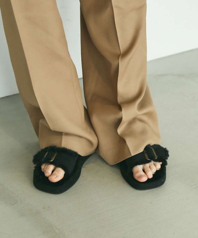 【LAROUTE】ボリュームファーサンダル