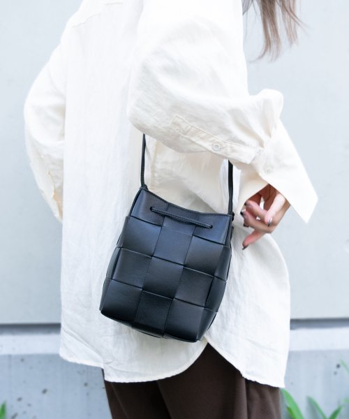 BOTTEGA VENETA ボッテガヴェネタ SMALL CASSETTE カセット イントレ 