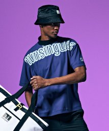 Munsingwear(マンシングウェア)/【ENVOY】吸汗速乾ネオンロゴオーバーサイズモックネック半袖シャツ【アウトレット】/パープル