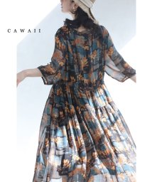 CAWAII/アートに重なるリーフ柄のシアーミディアムワンピース/505520026