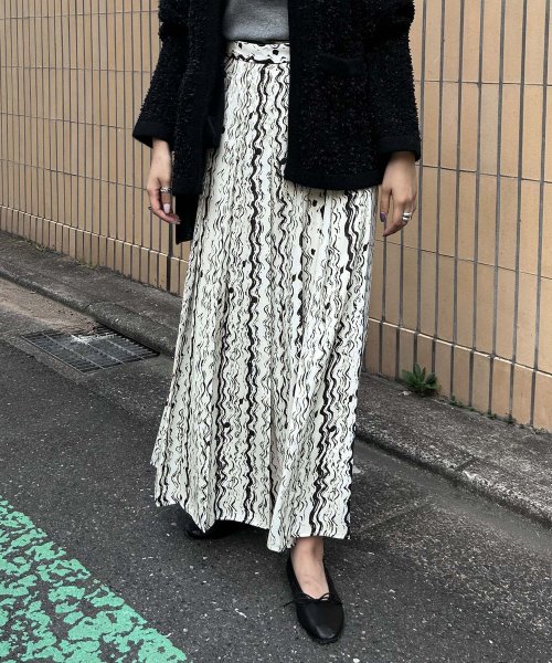 【Audrey and John Wad】ペイントライクワンウェイプリーツスカート ヒップ95 2cm H164 B79 W58 H82