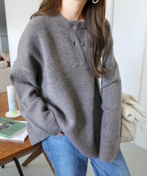 and　Me...(アンドミー)/天竺編みヘンリーネック長袖ニットトップス/チャコールグレー系1