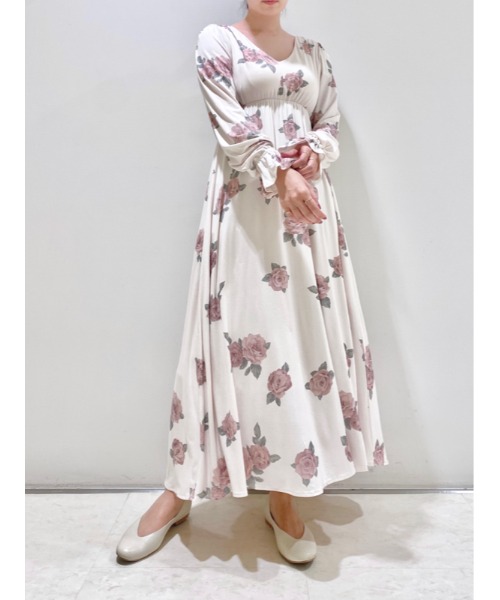 セール】ROSE柄長袖カップ付きワンピース(505626192) | gelato pique セール】ROSE柄長袖カップ付きワンピース(505626192) | gelato pique