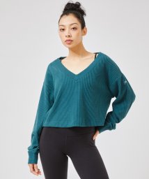 NERGY(ナージー)/【alo】Muse V－Neck Pullover ミューズ Vネックプルオーバー/グリーン（30）