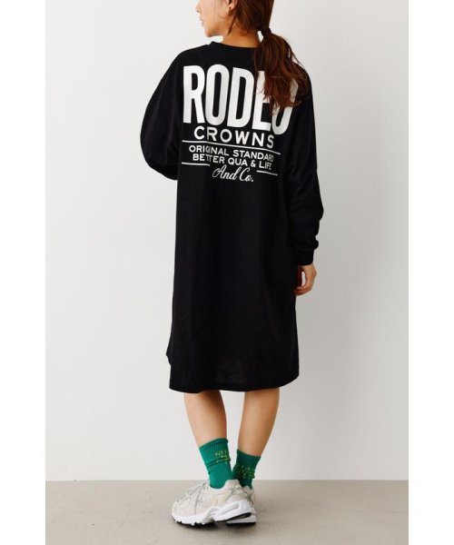 RODEO CROWNS WIDE BOWL(ロデオクラウンズワイドボウル)/TAPE LOGO L/S Tシャツワンピース/BLK