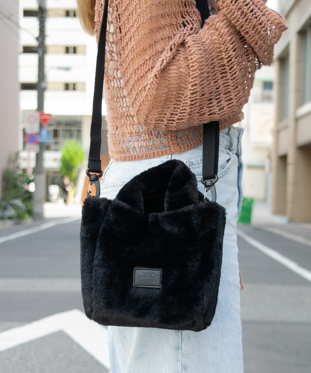 プレゼントなど最適THE NORTH FACEショルダーバッグPLUMPY TOTEBAG ファ—