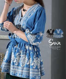 Sawa a la mode(サワアラモード)/ペイズリー刺繍が魅力的なフレアブラウス/ブルー