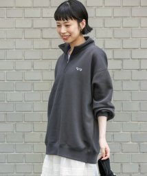 URBAN RESEARCH DOORS(アーバンリサーチドアーズ)/『別注』PENNEYS×DOORS　THE FOX ハーフジップスウェット/CHARCOAL