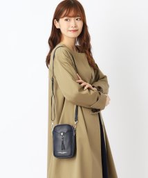  LAURA ASHLEY(ローラアシュレイ)/【スマホ収納可／2WAY】レザーバーティカルショルダー/ネイビー（093）