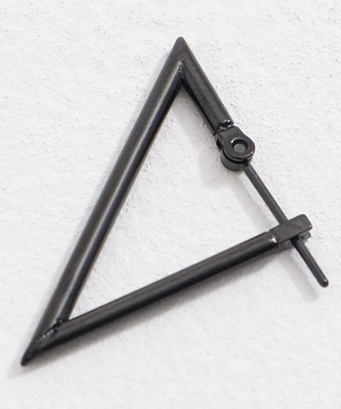 ゴールド三角形ピアス(片耳用) ユニセックス ユニセックスピアス | STORES