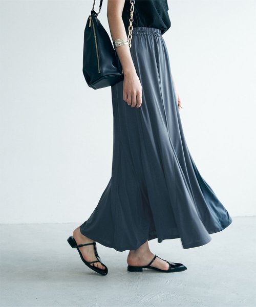 marjour(マージュール)/OTONA MATTE SILKY SKIRT/ネイビー