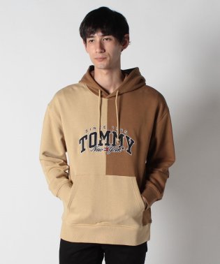 TOMMY JEANS/リラックスバーシティツートーンパーカー/505649814