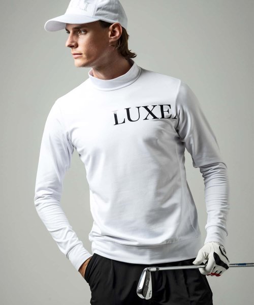 LUXEAKMPLUS(LUXEAKMPLUS)/LUXEAKMPLUS(リュクスエイケイエムプラス)ゴルフ 光沢ロゴモックネックTシャツ/ホワイト