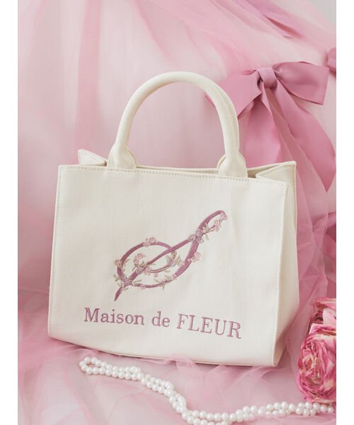 Maison de FLEUR(メゾンドフルール)/フラワーイニシャル刺繍トートバッグ/その他系1