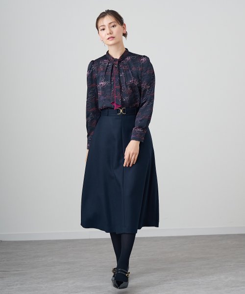 ストレッチボタニーベルトバックル スカート model 着用サイズ なし