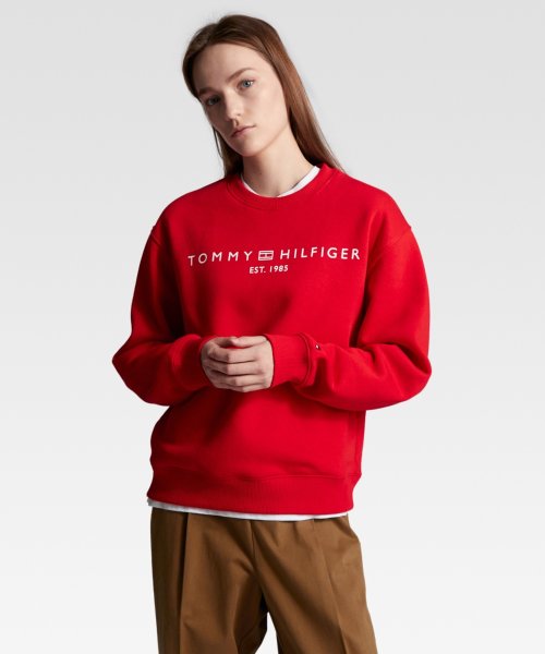 TOMMY HILFIGER(トミーヒルフィガー)/モダンベーシッククロップドロゴクルーネックスウェットシャツ/レッド