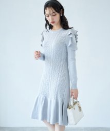 tocco closet(トッコクローゼット)/フリル付き切り替えケーブル編みニットワンピース/アイスグレー