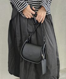 UNGRID bag(アングリッド　バッグ)/カードケース付き　軽量シュリンクミニショルダーバッグ/BLK