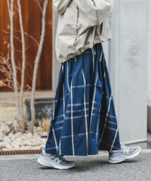 ITEMS URBANRESEARCH(アイテムズ アーバンリサーチ（レディース）)/『LONGサイズあり』チェックタックボリュームスカート/NVY