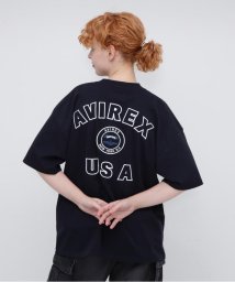 AVIREX(AVIREX)/VARSITY LOGO T－SHIRT/バーシティーロゴティーシャツ/ネイビー